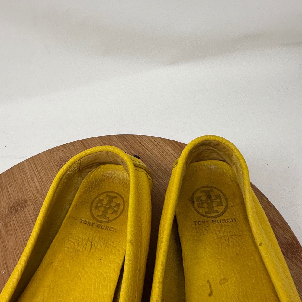 Tory Burch Driving Moccasin Yellow Pebble Leather Shoes Preppy Womens 9M - Picture 5 of 11